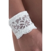 Masque loup dentelle blanc et bracelet menottes assortis 